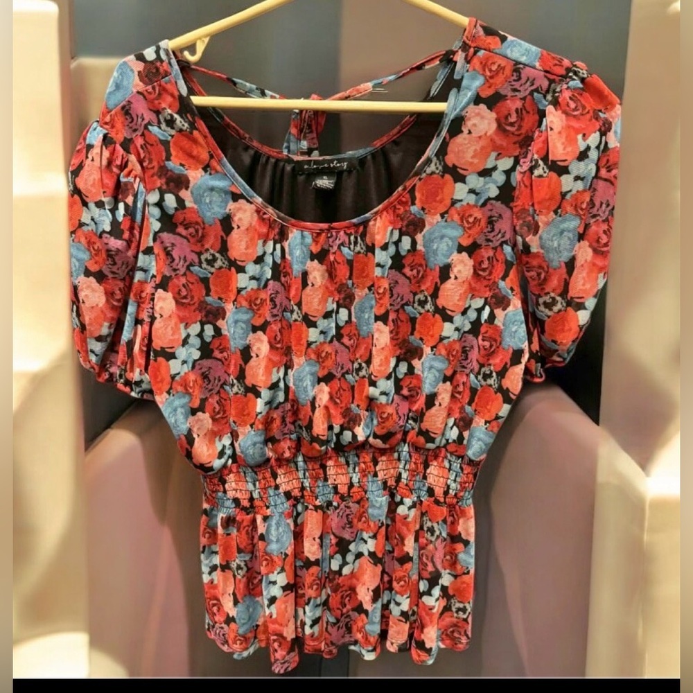 A love story Charlotte Russe Red and Blue Floral Blouse XL
